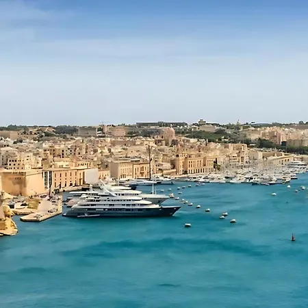 Twin In Historic Building At The Marina With Sea View 3* Senglea