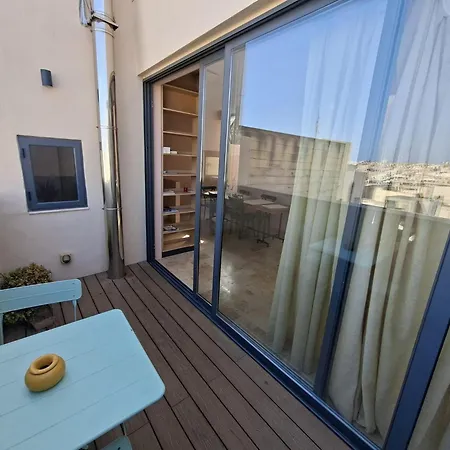 Pensiune Twin In Historic Building At The Marina With Sea View 3*